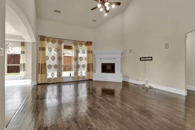 Building Photo - 425 El Camino Dr