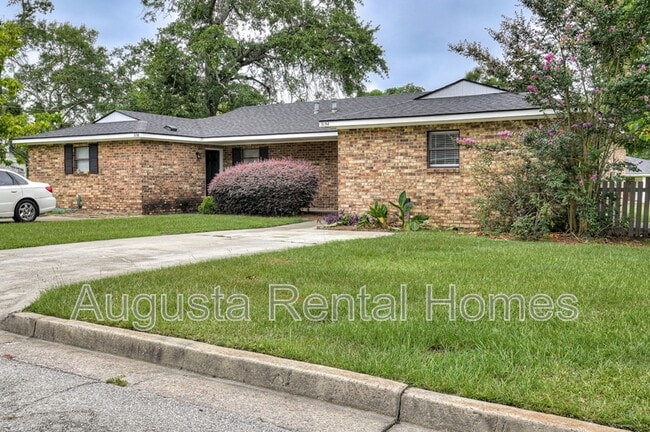 Primary Photo - 315 Old Plantation Rd