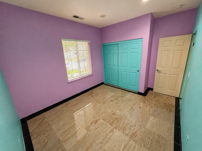 Building Photo - 621 Marbella Ct