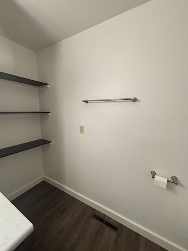 Building Photo - 3 BEDROOM | 2 BATH | SPACIOUS RAPID VALLEY...