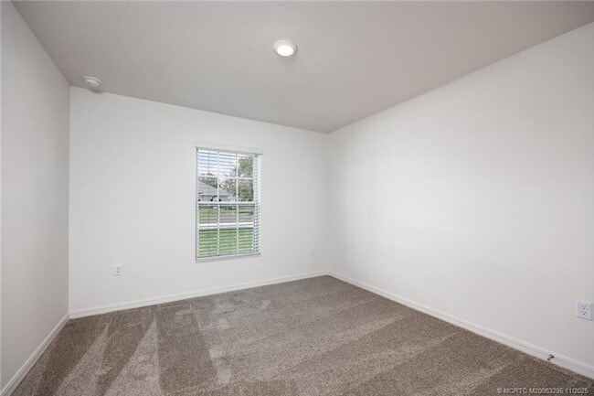 Building Photo - 1949 SE Sandia Dr