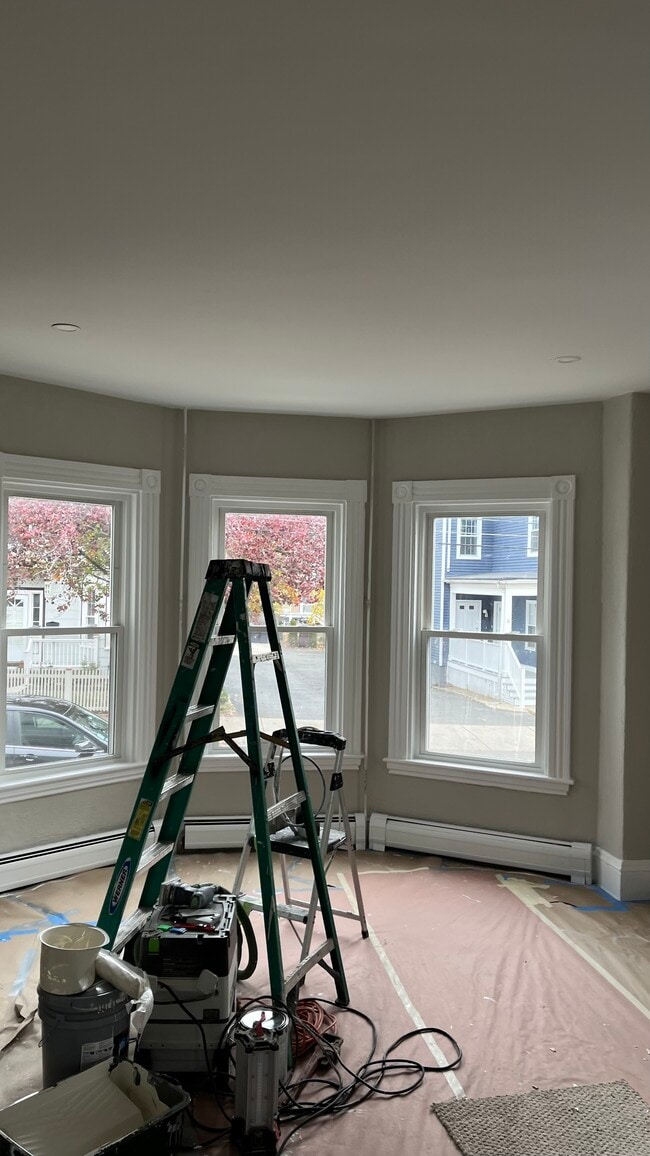 Building Photo - 11 Hatch St