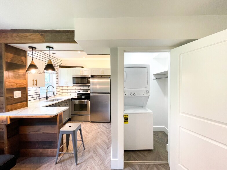 Building Photo - 4027 Beechwood Blvd