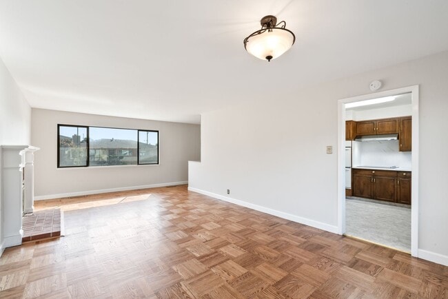 Building Photo - Charming Single-Family Home in a Desirable...