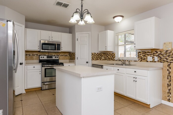 Building Photo - 4951 Silver Thistle Ln