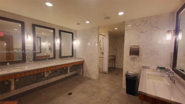 Building Photo - 253 NE 2nd St