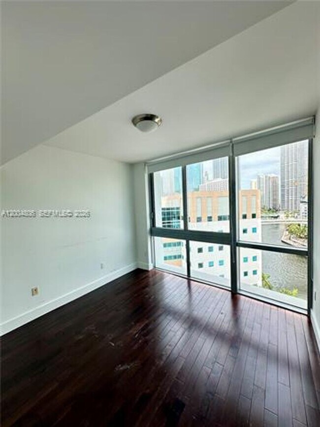 Building Photo - 350 S Miami Ave