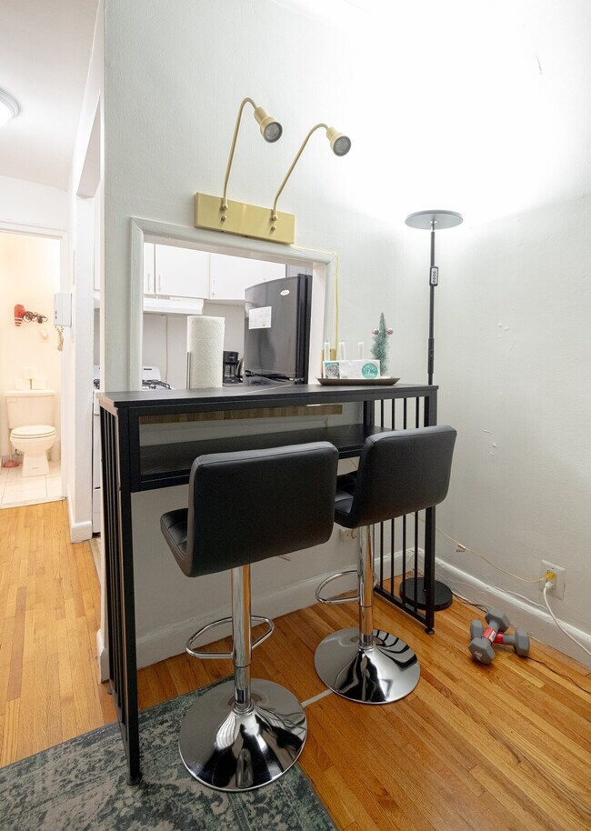 Building Photo - 328 E 74th St