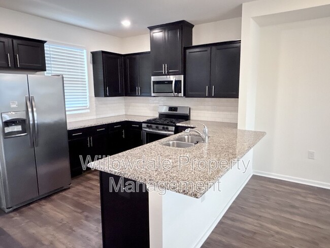 Building Photo - 416 Skymont Dr