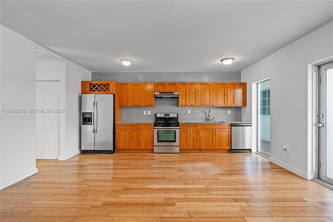 Building Photo - 7950 Tatum Waterway Dr