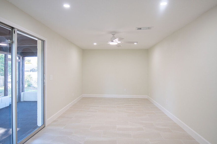 Family Room - 70 S Winter Park Dr