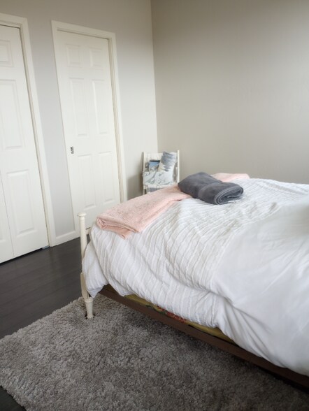 Building Photo - 1097 Tree Farm Rd