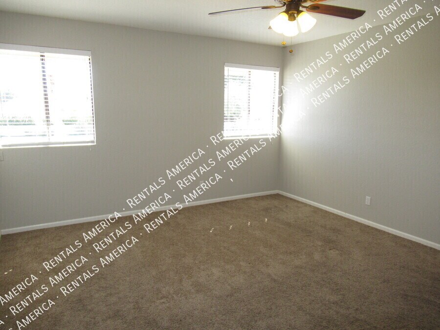 Building Photo - 1251 E Brentrup Dr