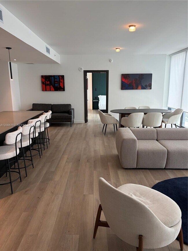 Building Photo - 20 NE 11th St