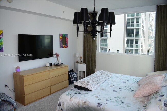 Building Photo - 253 NE 2nd St