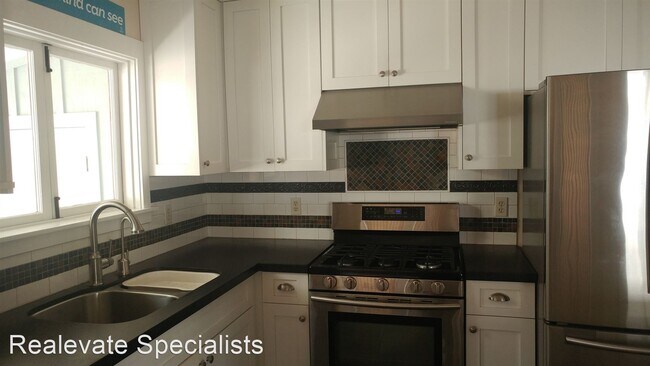 Building Photo - 3 br, 2 bath House - 6929 Saranac Street