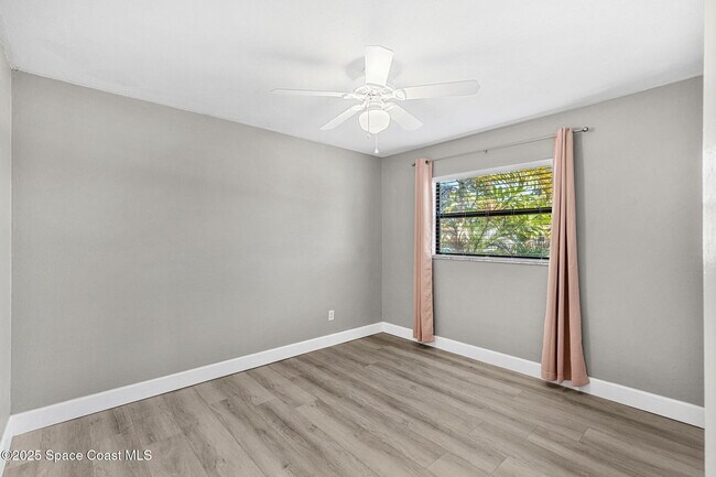 Building Photo - 1375 Crevalle Ave