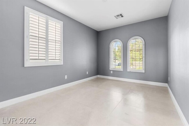 Building Photo - Recently remodeled 5 BEDROOMs/4 bathrooms,...