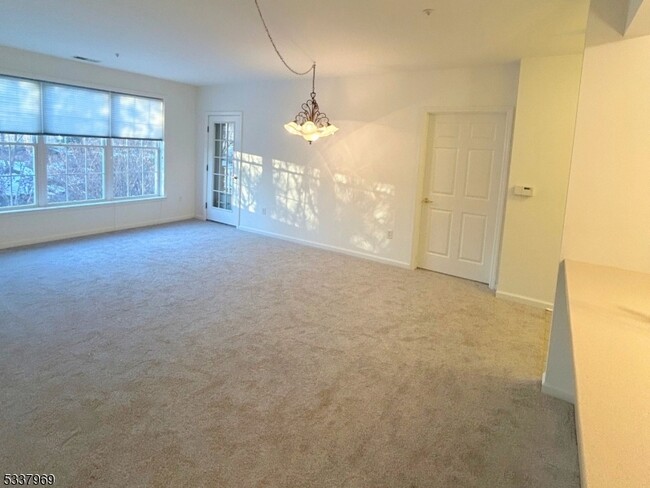 Building Photo - 1210 Hamilton Dr