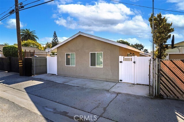 Building Photo - 2013 Walnut St