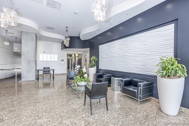 Lobby - 1080 Park Blvd