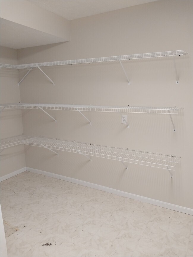 Building Photo - 3912 Vineyard Green Dr