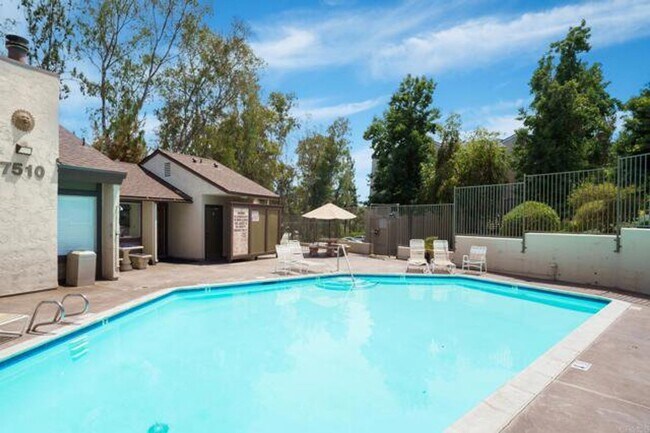 Building Photo - Beautifully renovated and located in the h...