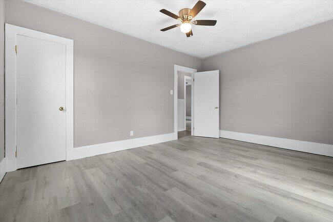 Building Photo - 1301 Pine St