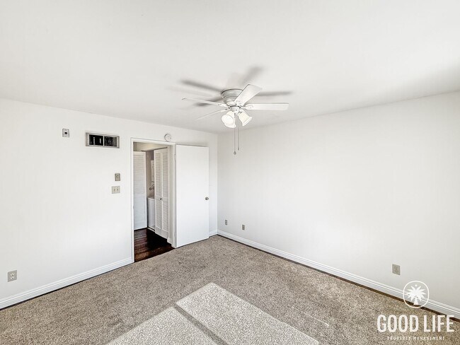 Building Photo - Beautiful 1 Bedroom 1 Bathroom in UTC!