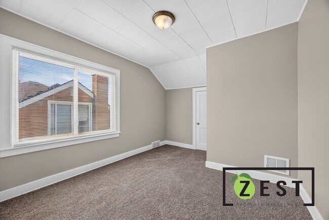 Building Photo - 15494 Bringard Dr