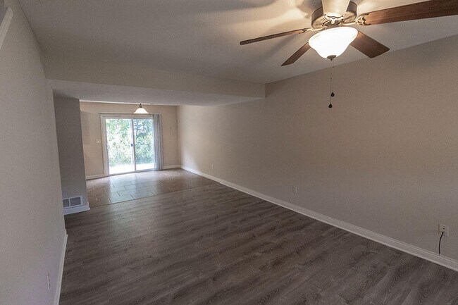 Building Photo - 4614 Dehaven Dr