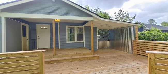 Building Photo - Adorable Red Bank Home!