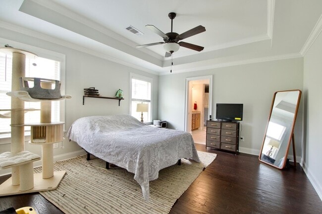 Building Photo - Immaculate 3BR/2BA Home in The Estates – P...