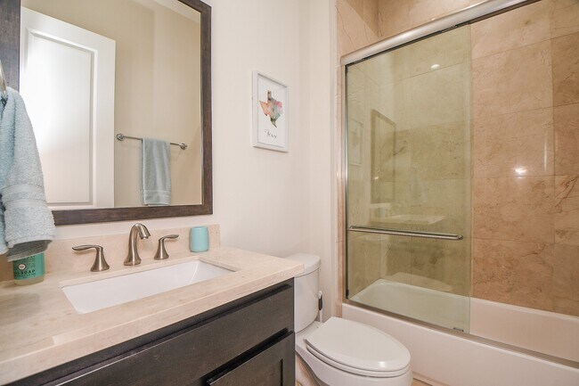 Building Photo - 1204 Fowler St