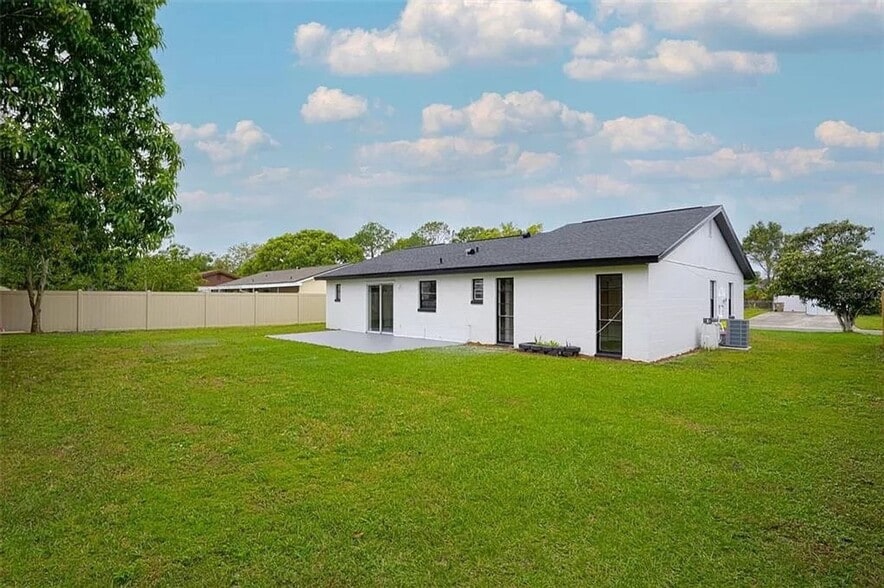 Building Photo - 163 Mante Dr