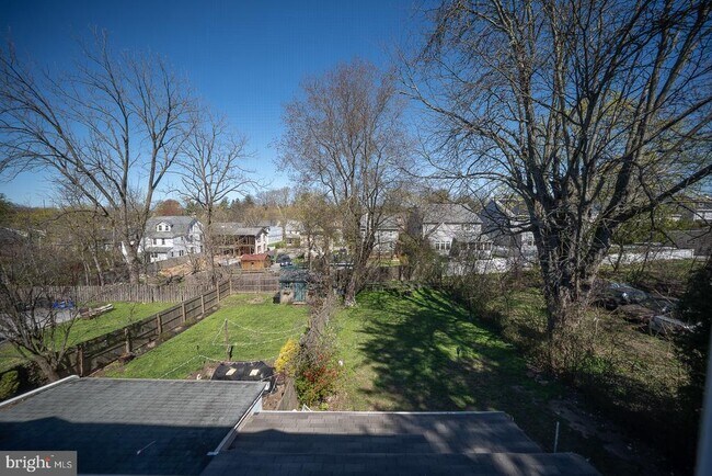 Building Photo - 732 Buck Ln