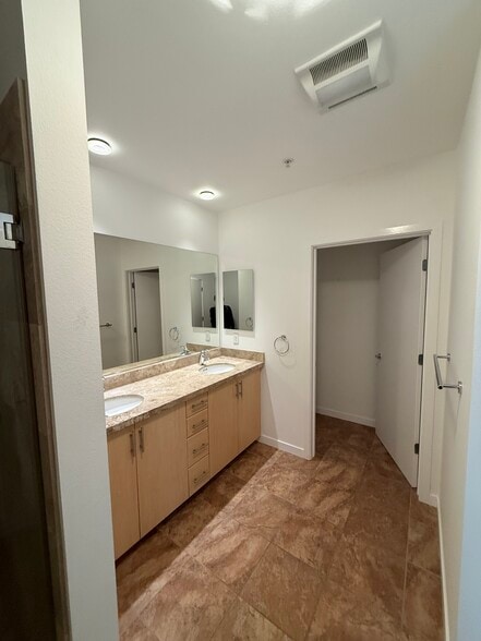 Building Photo - 288 3rd St