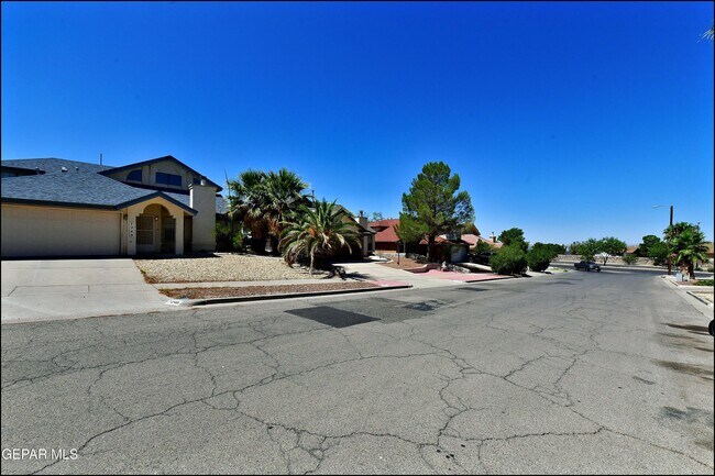 Building Photo - 7249 Imperial Ridge Dr