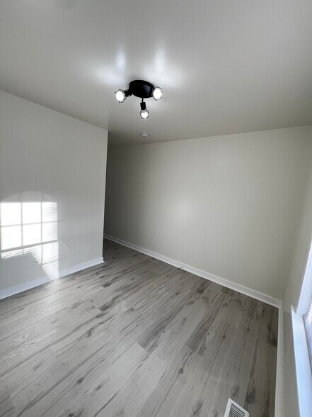 Building Photo - 928 Farmer St