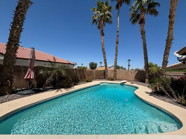 Building Photo - 10364 Fairway Loop