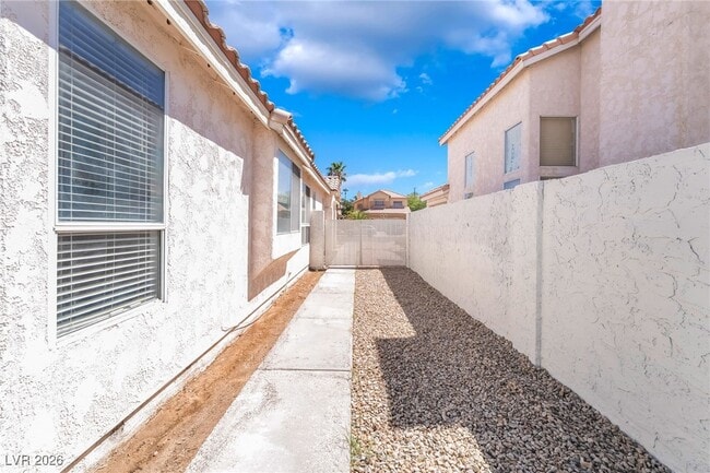 Building Photo - 1734 Talon Ave