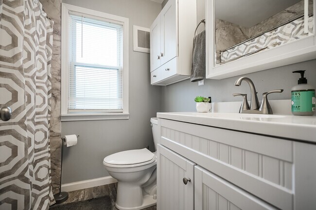 Bathroom - 1703 Springfield Rd
