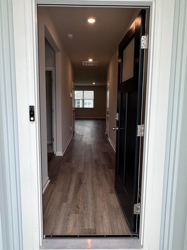 Building Photo - 5175 Yellowstone Dr