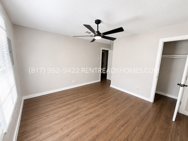 Building Photo - 3733 Columbine Dr