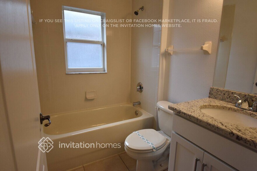 Building Photo - 16422 Cedar Run Dr