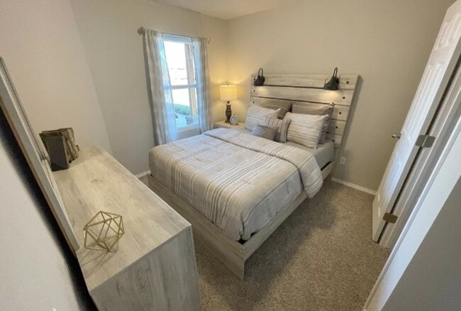 Building Photo - 10620 Pine Wy