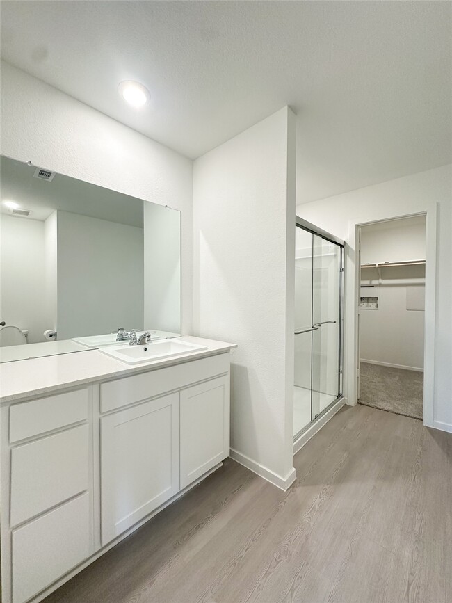 Building Photo - 229 Douglas Hls Dr