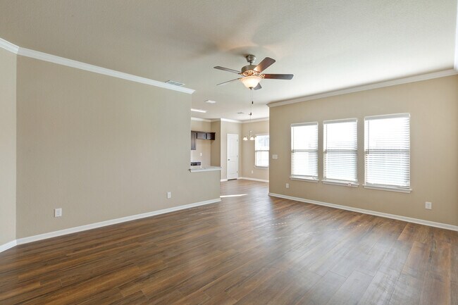 Building Photo - 623 Parkfield Ln