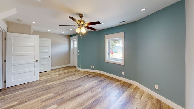 Building Photo - $1725 per Bedroom | 4BR/4BA Off-Campus Hom...