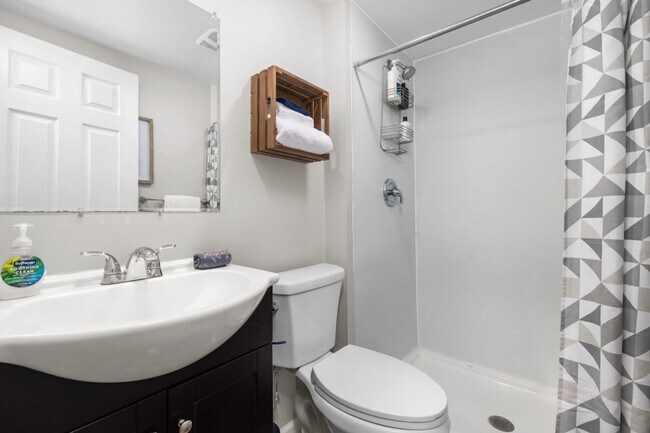 Building Photo - 6004 5th St